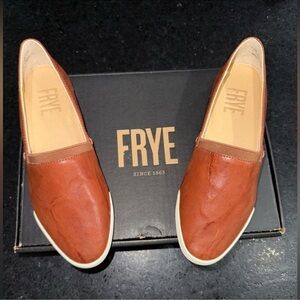 NEW FRYE MELANIE SLIP ON BROWN GENUINE LEATHER BUTTERY SOFT SNEAKERS 8